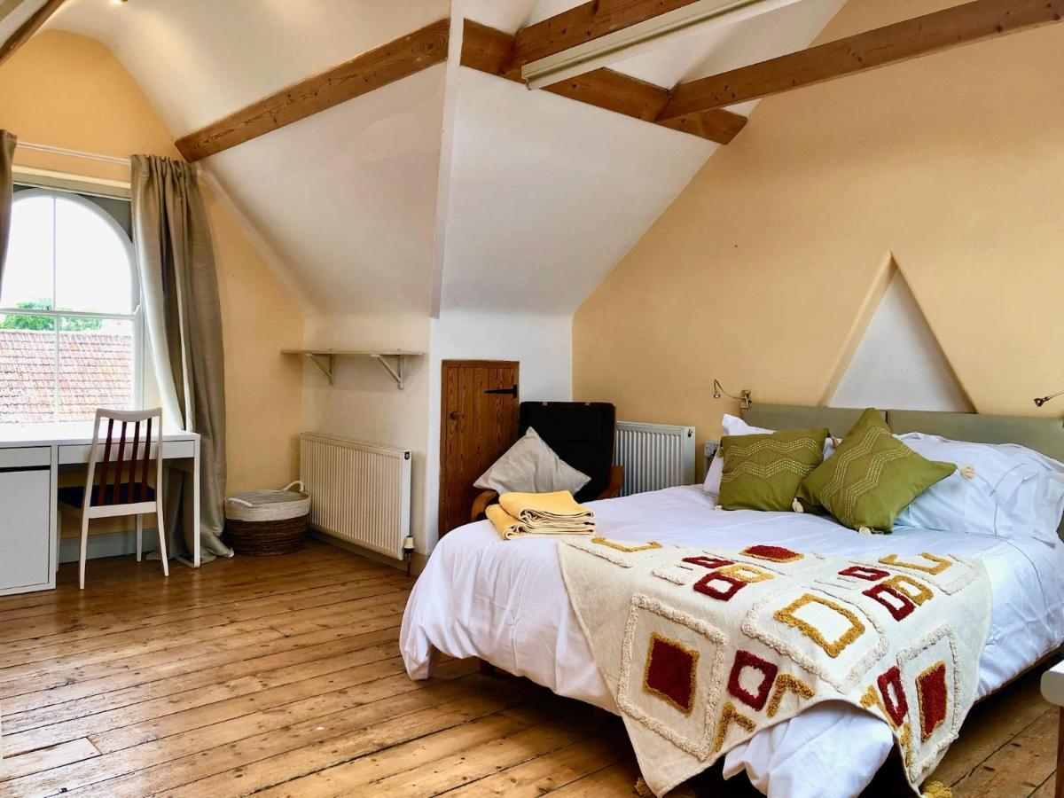 The Dragonfly Bnb, Glastonbury Exterior photo