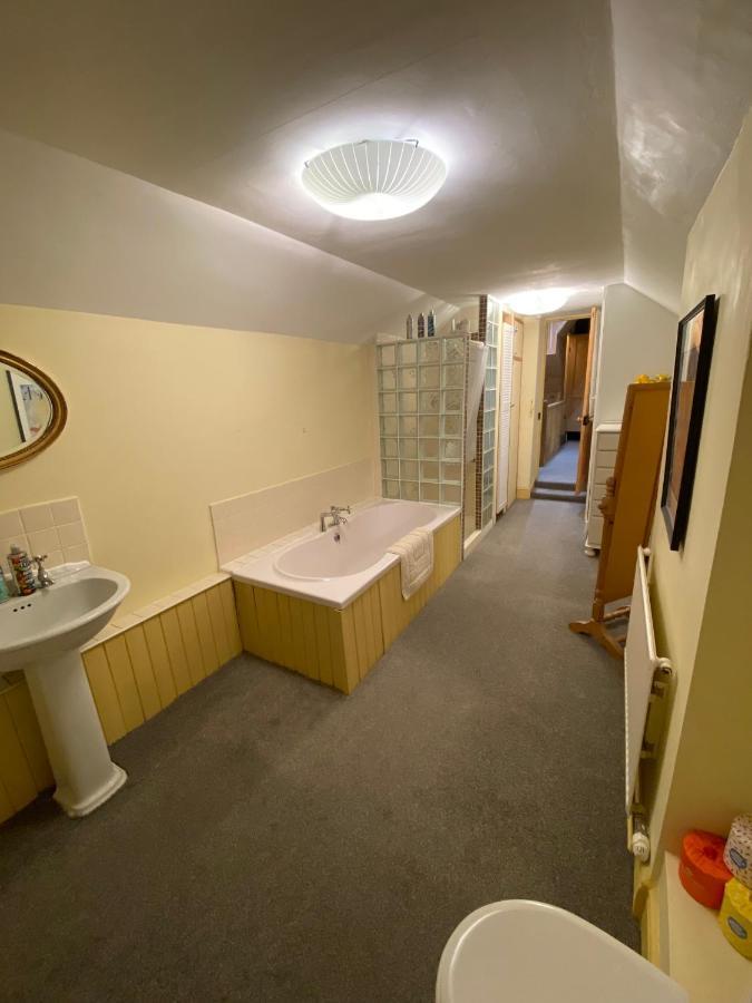 The Dragonfly Bnb, Glastonbury Exterior photo